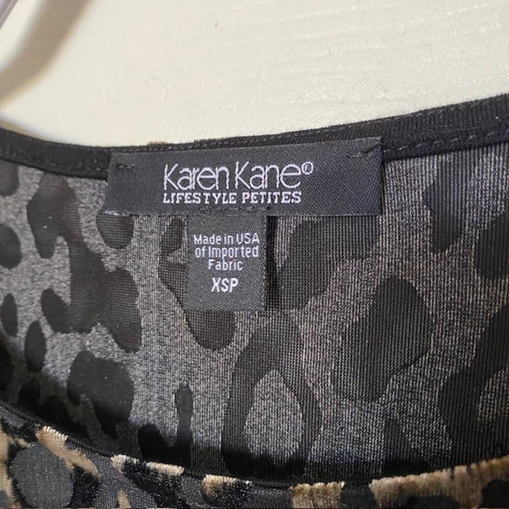 Karen Kane Lifestyle Petite Velvet Burnout Twist Front Top Animal Print Women XS - Picture 3 of 11